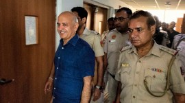 Delhi excise policy prbe, Delhi court Notice to ED, Manish Sisodia plea, bank account withdrawal money, Delhi excise policyn, AAP leaders wife medical expenses, indian express news