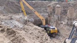 rescue operation, ndrf, worker trapped, worker trapped under soil, delhi katra expressway, delhi, jalandhar, jalandhar news, indian express
