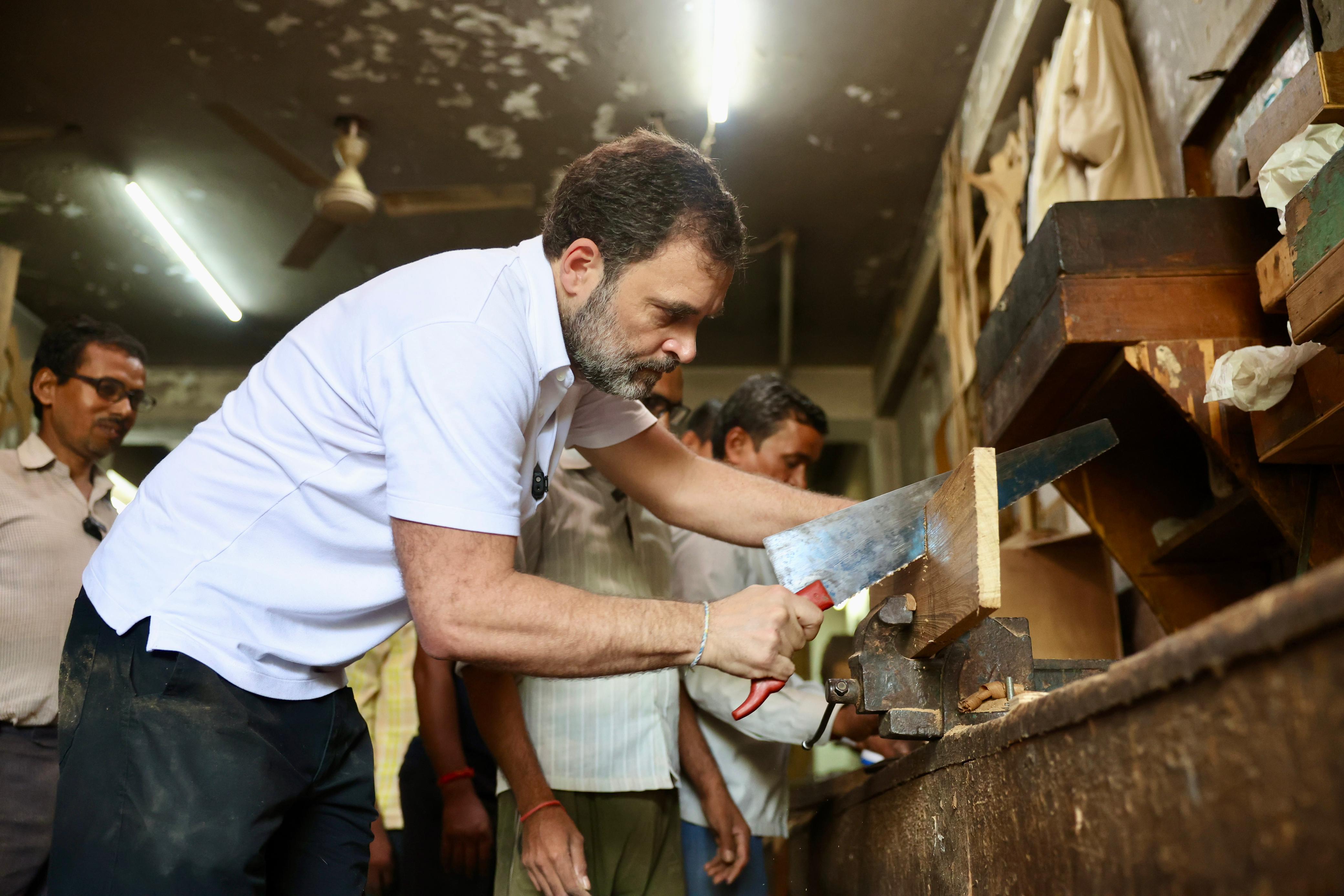 Rahul Gandhi meets carpenters at Delhi’s Kirti Nagar furniture market