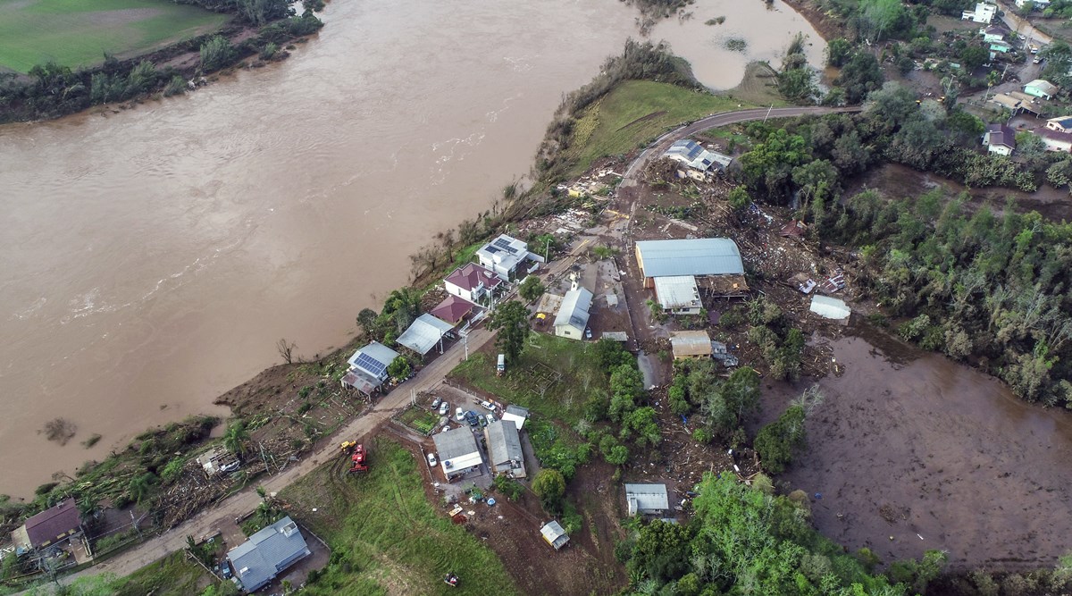 A Brazil storm leaves at least 27 dead and 1,600 homeless while families plead for help World News