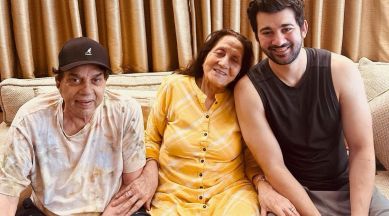 Dharmendra, Prakash Kaur, Sunny Deol, Karan Deol