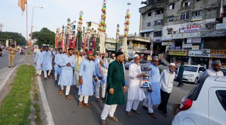 Muslims holds Eid-e-Milad celebrations, Ganesh Chaturthi, Ganesh Chaturthi procession, EID Milad un Nabi processions, Ganesh Chaturthi clashes, Gujarat police, Gujarat communal clashes, INDIAN EXPRESS NEWS