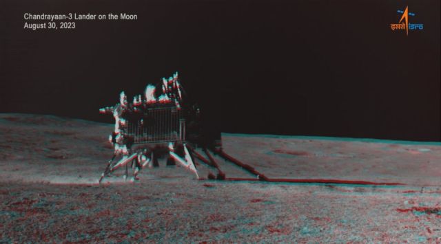 To view this image of the Chandrayaan-3 mission in 3D, you will need glasses