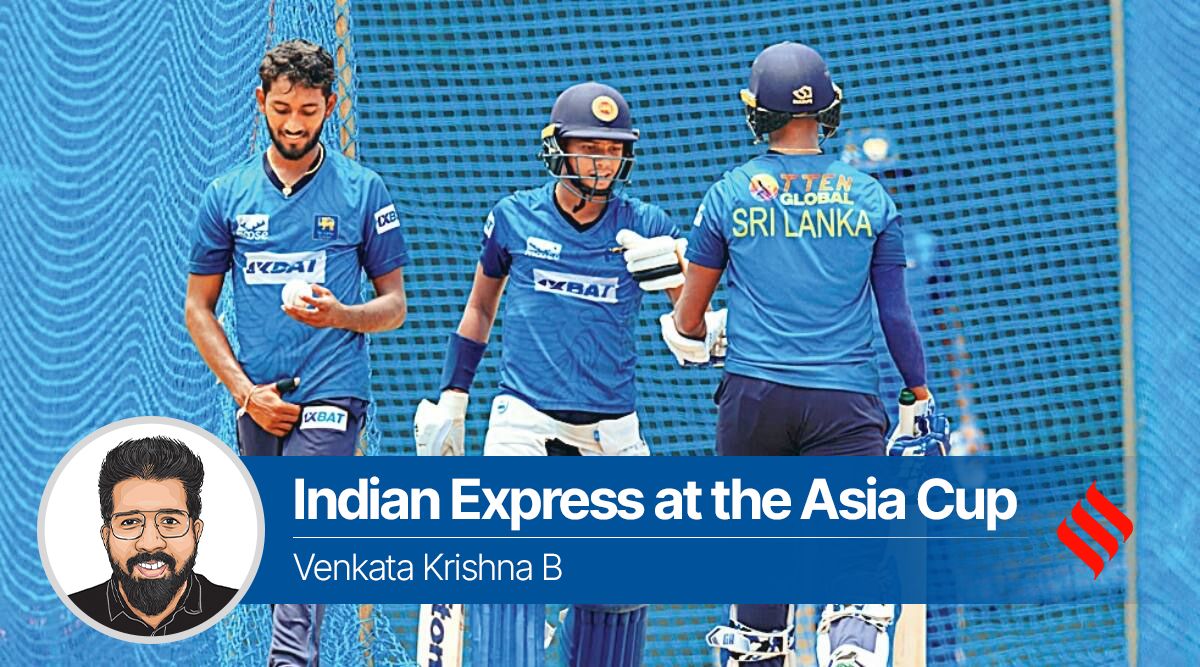 in-last-year-s-crisis-lanka-cricketers-went-all-out-to-help-fans-are-returning-the-love