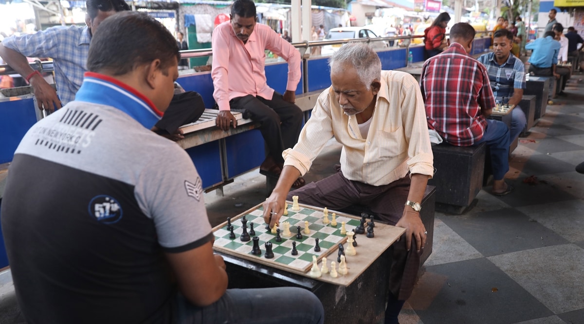 Chess Club  Meet some of the regular chess players and members of the  Gariahat Chess Club, under Kolkata's Gariahat flyover - Telegraph India