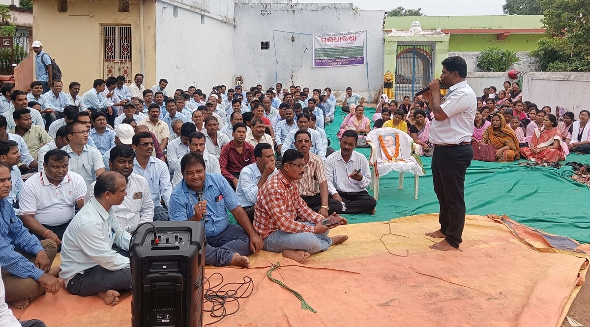 1.30 lakh Odisha teachers go on strike; seek abolition of contractual appointments, pay hike