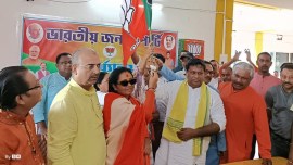 Dhupguri Mitali Roy joins BJP, Sukanta Majumdar, bengal bypolls, Poll evening, Assembly seats, MC ex-MLA joins party, indian express news