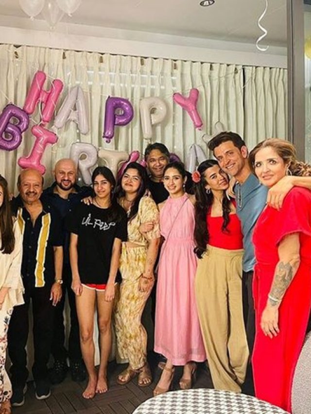 Hrithik Roshan's epic family pic has a cameo by girlfriend Saba Azad - Vimarsana News