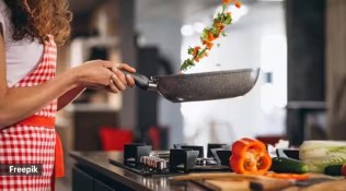 Food and Drugs Administration, FDA notice to hotels, food safety standards, health and safety regulations, essential health certificates, indian express news