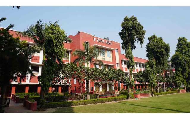 DU NCWEB special cut-off list announced; online admission begins today ...