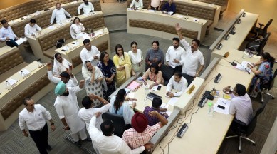 chandigarh House meeting, heated discussion on Chandrayaan-3 success, Congress BJP councillors, Chandigarh Municipal Corporation, Narendra Modi, indian express news