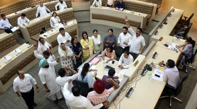 chandigarh House meeting, heated discussion on Chandrayaan-3 success, Congress BJP councillors, Chandigarh Municipal Corporation, Narendra Modi, indian express news