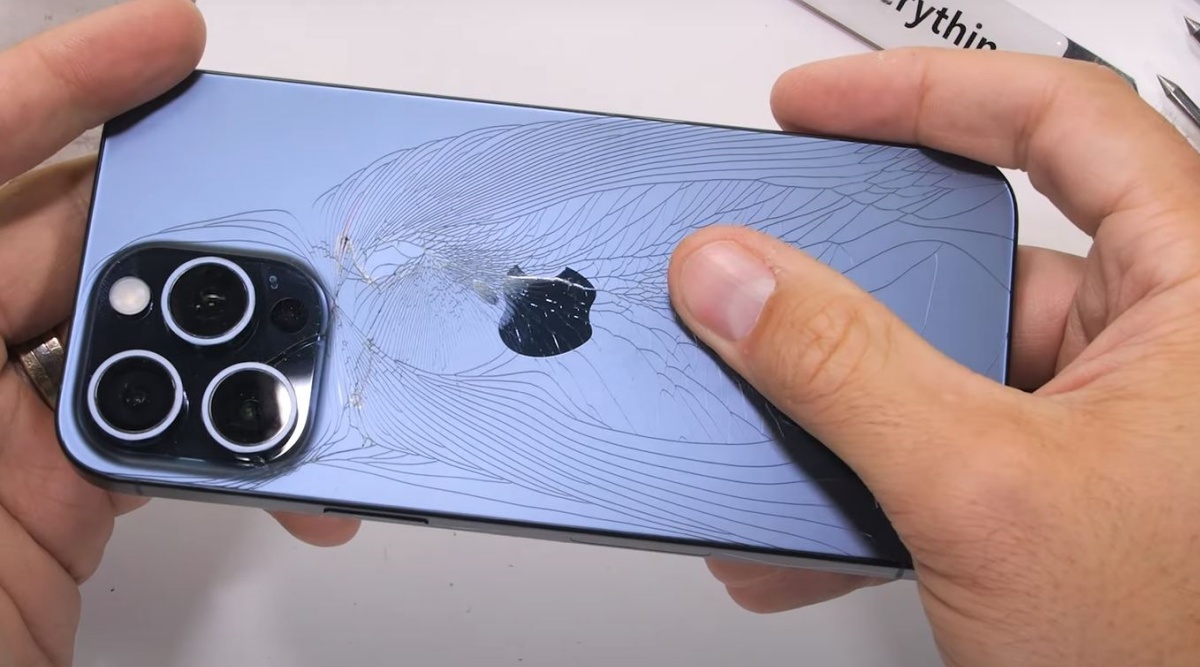 iPhone 15 Pro's Back Glass Is Much Cheaper to Repair Than iPhone 14