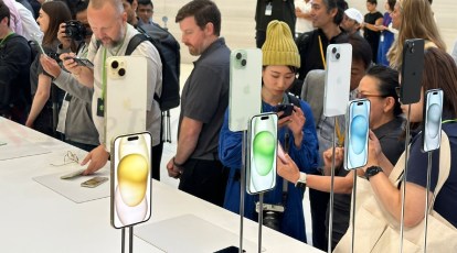 Apple Stores Have Warned iPhone 15 Owners From Using Android