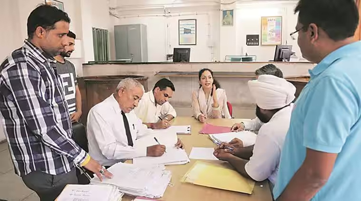 National Lok Adalat In Pune District Settles Over 1 Lakh Cases, Highest ...