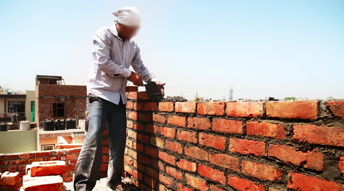 Mason dies after falling from third floor of underconstruction