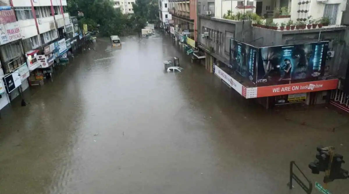 Heavy rain floods several areas in Nagpur, at least 140 people shifted