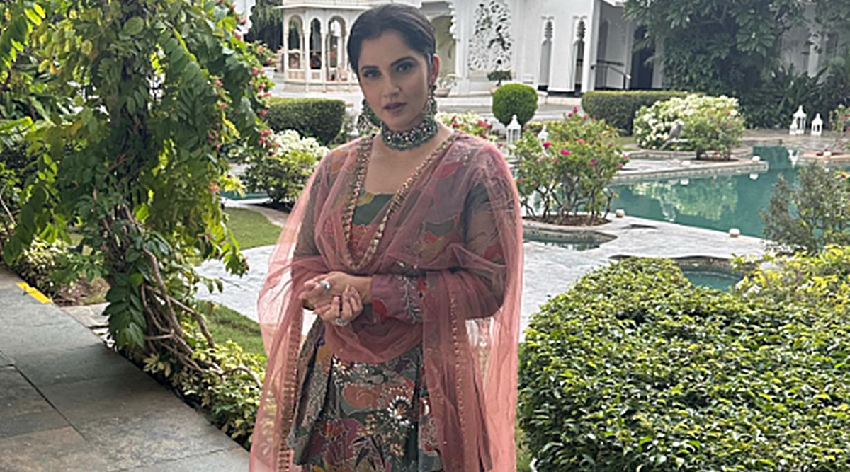 After Her Divorce To Shoaib Malik, Sania Mirza In A Red Floral Dress Is  Your Signal To Stop And Take Notes