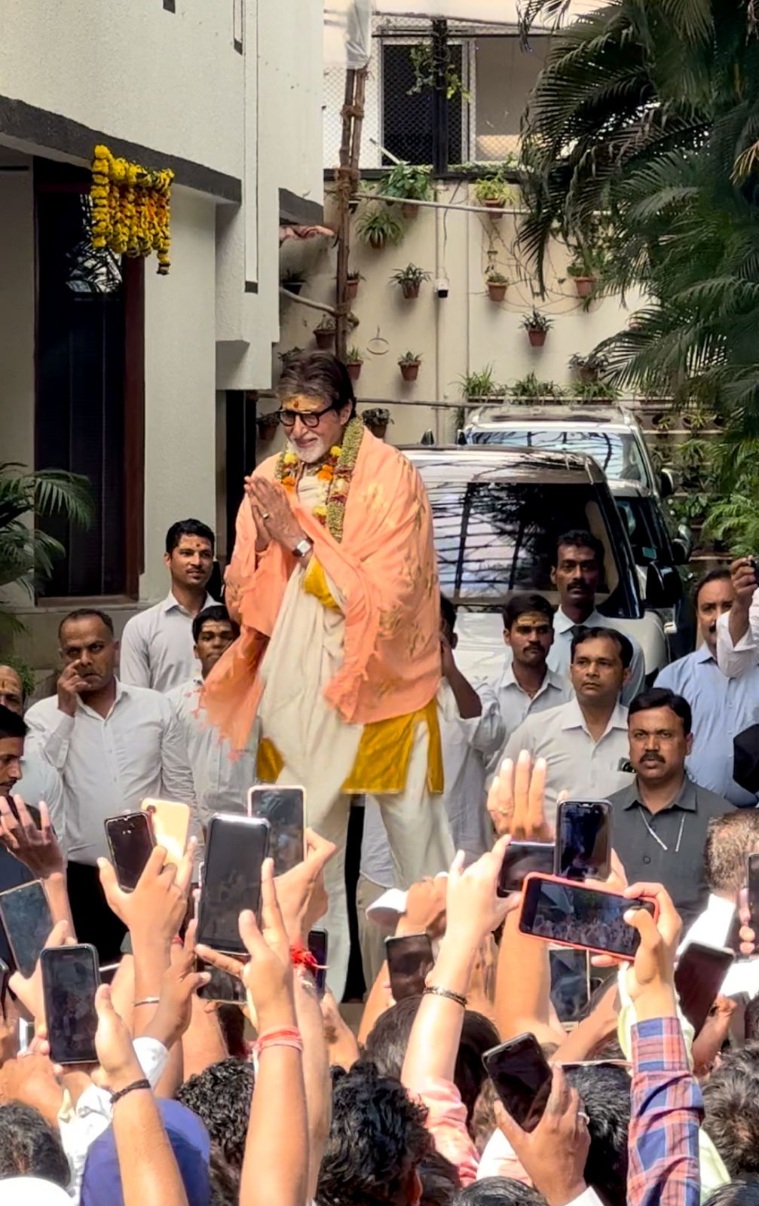 Amitabh Bachchan Greets Fans Outside Jalsa As He Rings In 81st Birthday ...