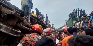 Bangaldesh train collision