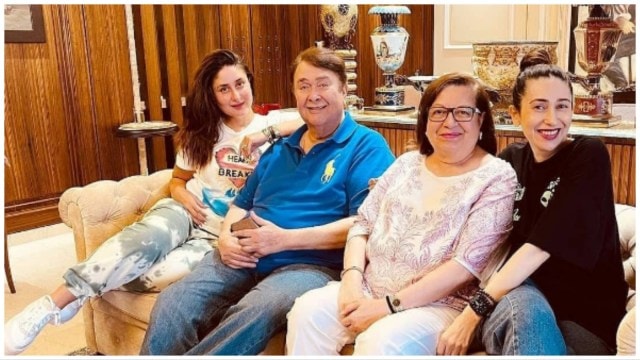 Kareena Kapoor with father Randhir Kapoor, mother Babita Kapoor and sister Karisma Kapoor