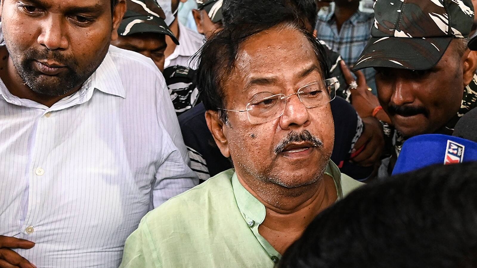 ED officials take Mallick for health check-up | Kolkata News