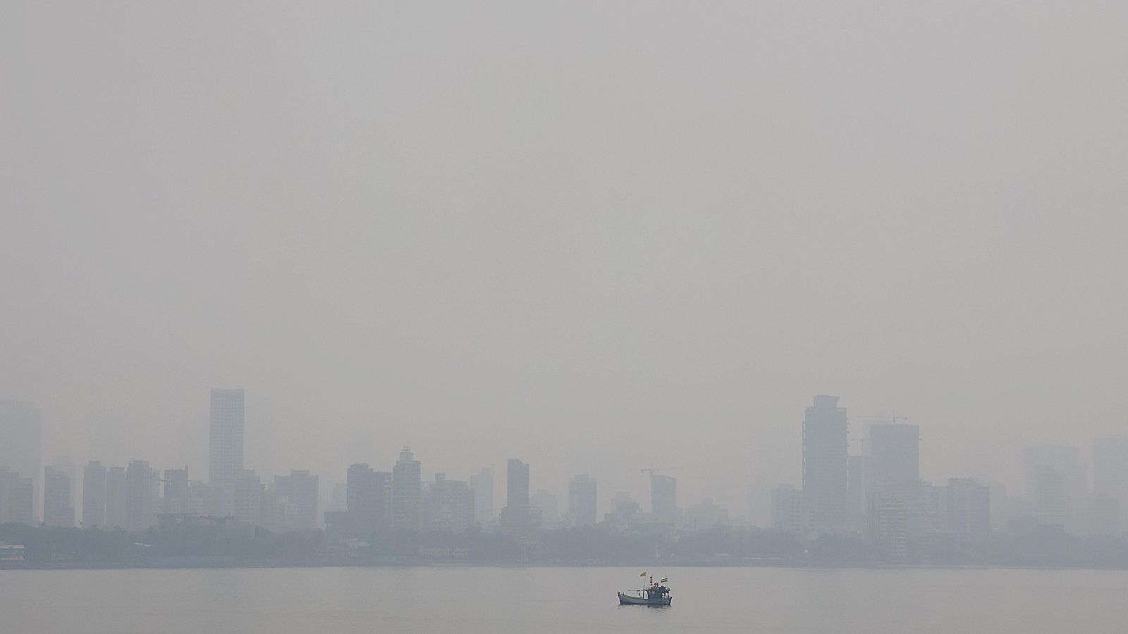 Mumbai News Highlights Mumbai’s air quality worsens; AQI level at 161 worse than Delhi Mumbai