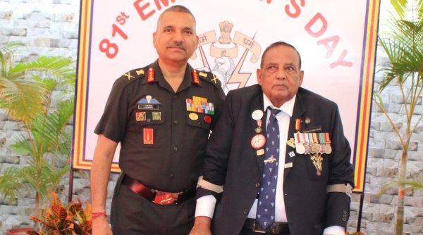 Army felicitates Murlikant Petkar, Chandu Champion, first paralympics gold medalist, Indian Army's Corps of Electronics and Mechanical Engineers, Petkar journey, swimming gold in 1972 paralympics, indian express news