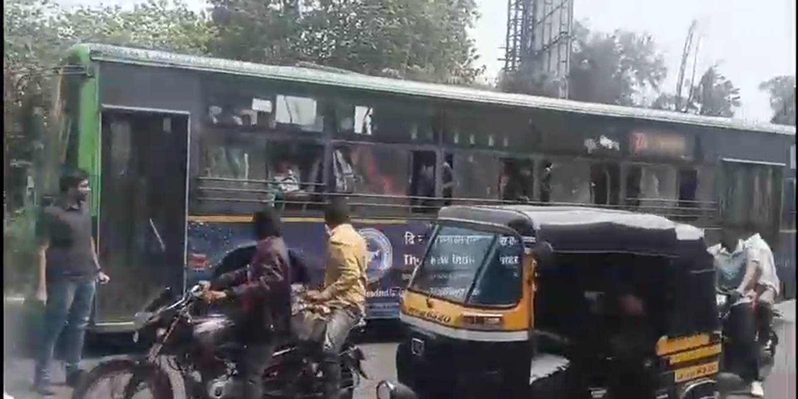 Goan Buses Xxx Video - Viral video: Reckless PMPML bus ride in Pune ends in driver's arrest | Pune  News - The Indian Express