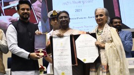 Waheeda Rehman conferred with Dadasaheb Phalke Award