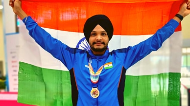 Sarabjot Singh claimed India’s eighth Paris Olympics quota in shooting with a bronze medal in the men’s 10m air pistol final in the Asian Shooting Championship in Changwon. (PHOTO: X/@Media_SAI)