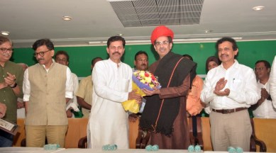 If BJP can shower petals on Pak cricket team, why can’t we discuss alliance with socialists: Uddhav