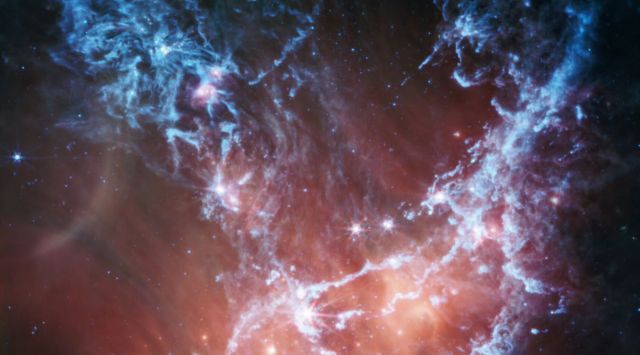 Webb telescope captures beautiful young stars in spectacular new image ...