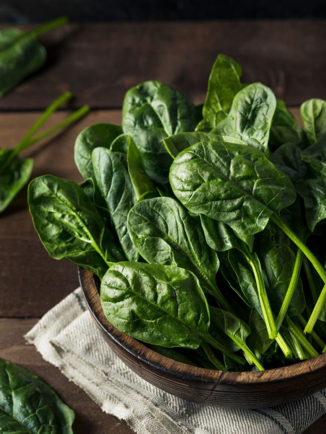 Spinach and kale: Should you eat them raw or cooked?