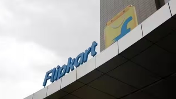 Woman says Flipkart delivery agent spoke rudely to her father