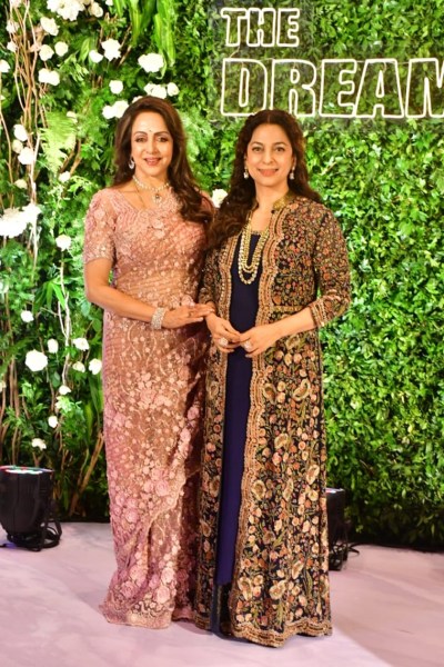 Jaya Bachchan, Juhi Chawla
