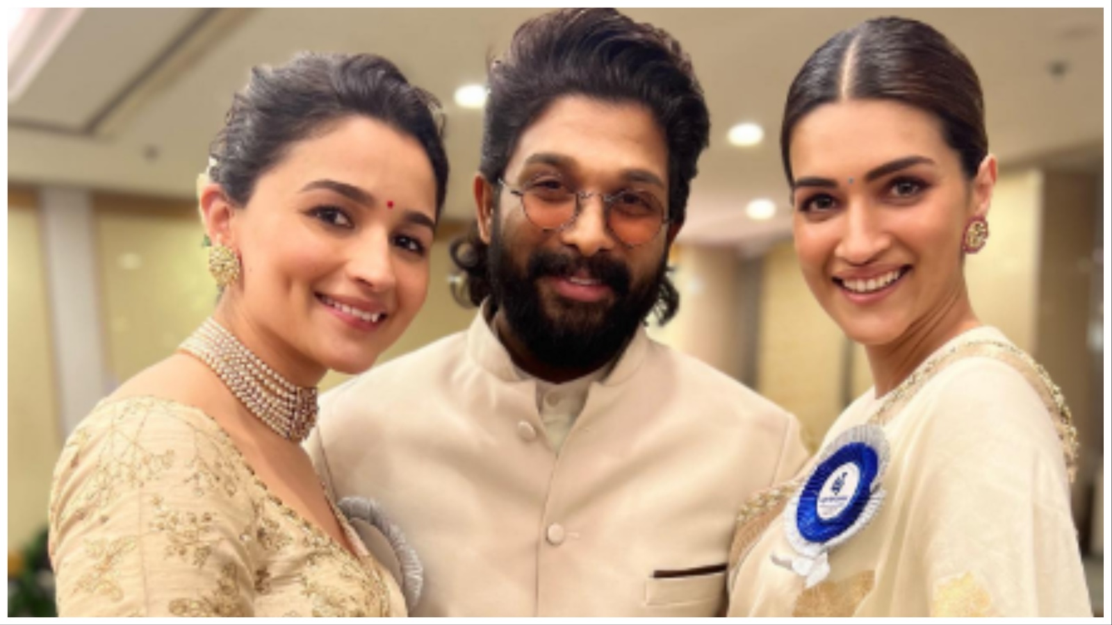 Kriti Sanonxxxvideo - Kriti Sanon shares pics with Allu Arjun and Alia Bhatt from National  Awards: 'Happy faces sharing a proud moment' | Bollywood News - The Indian  Express