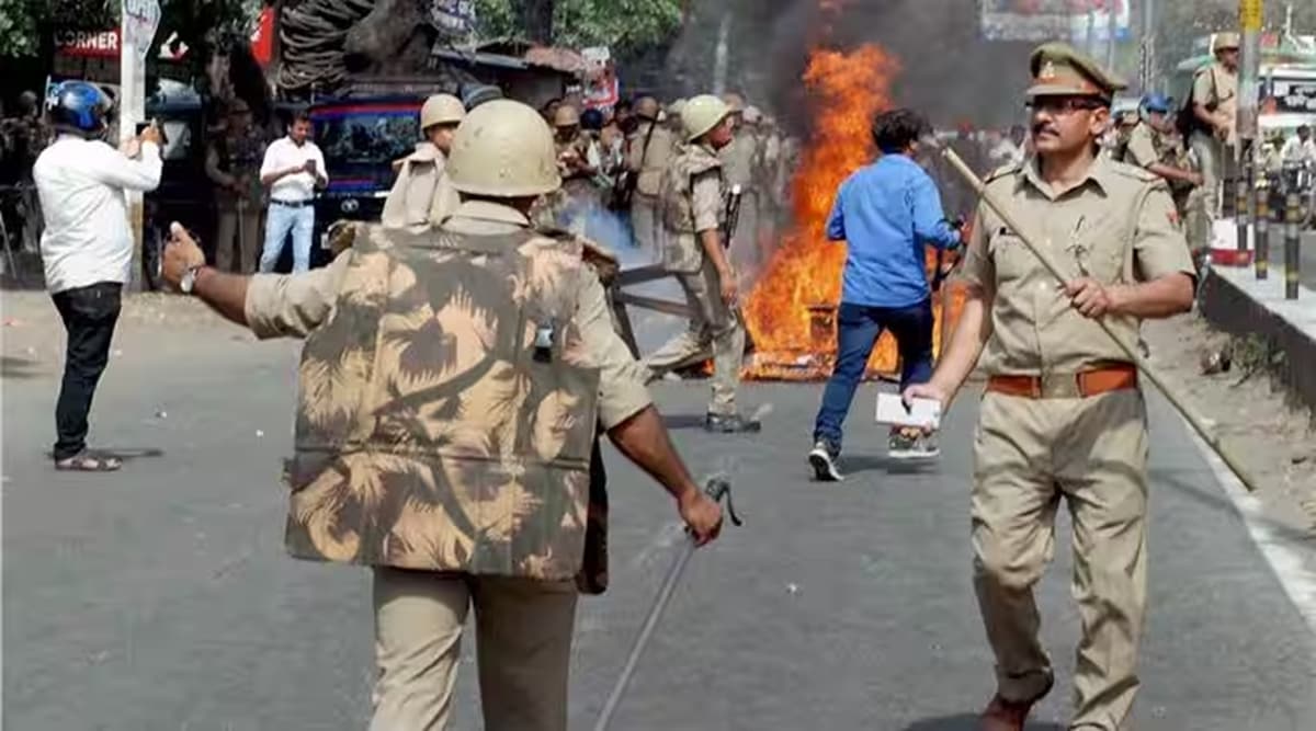 Kushinagar Communal clashes, arrests in Communal clashes, stone pelting, UP police retaliation, UP police, Uttar Pradesh news, indian express news