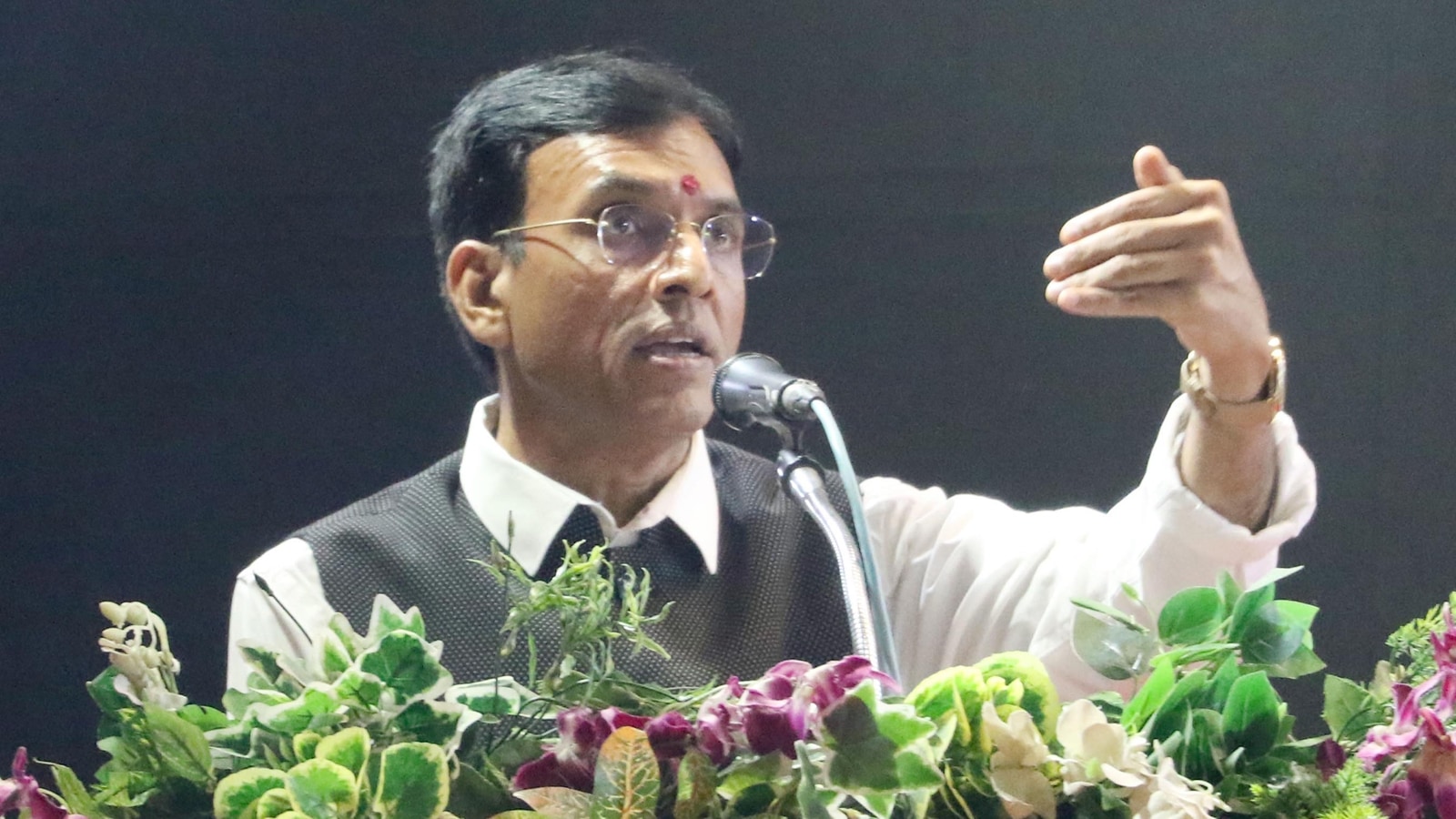 Heart Attack Among Youth Mansukh Mandaviya Cautions Severe Covid