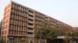 PU teachers protest, protest for revised pay scales, Chandigarh Govt teachers protest, Punjab University news, Chandigarh Aided College Teachers' Association, CACTA protest, CACTA protest outside PU admin block, indian express news