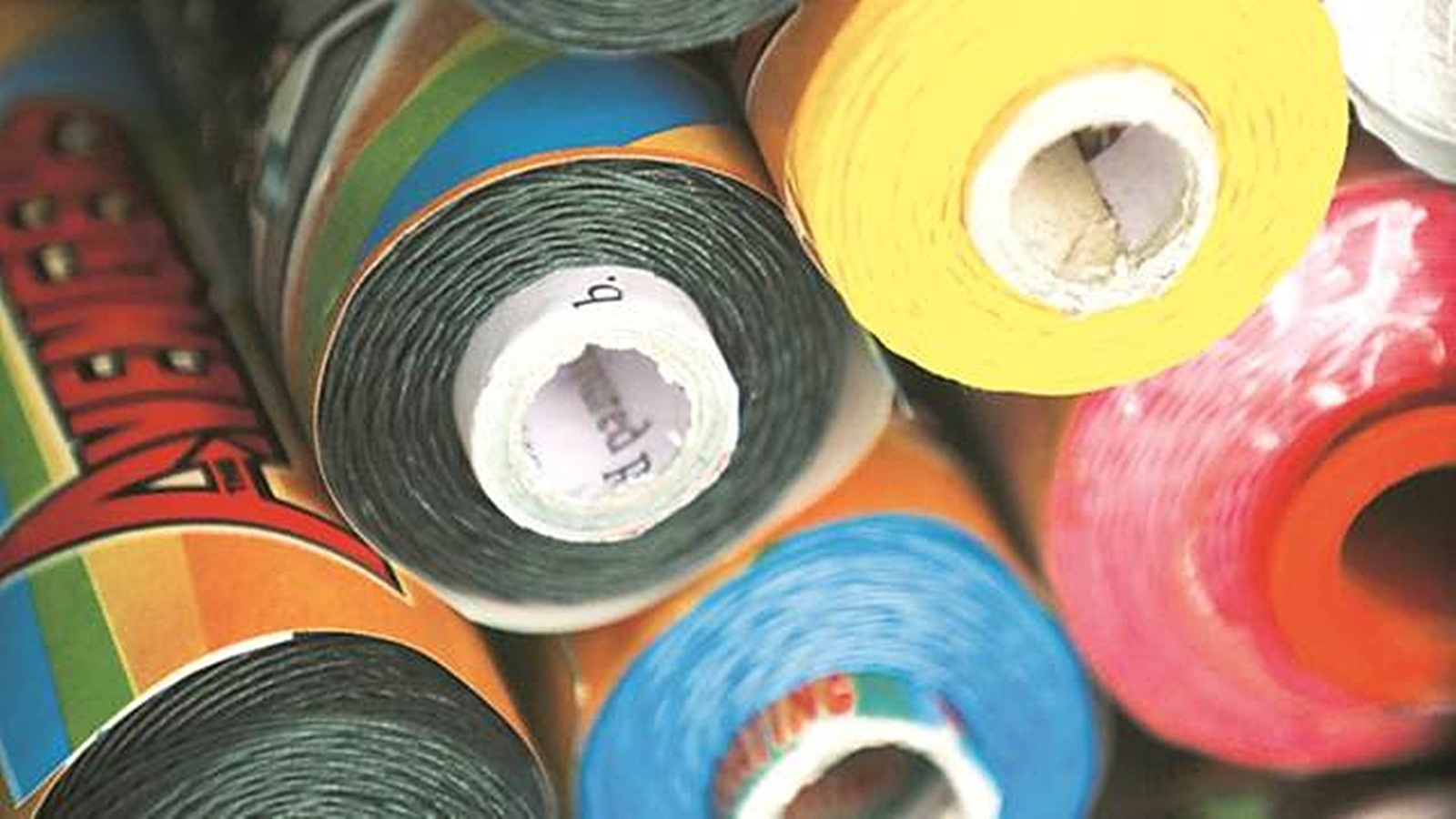 TN govt orders blanket ban on manja threads, violators to be penalised