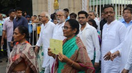 TMC dharna ended, Governor accepted demands, MNREGA funds, fund release, Abhishek banerjee, Governor CV Ananda Bose, unpaid MGNREGA wages, Bengal MGNREGA wages, indian express news