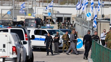 Palestinian prisoners arrive to the Israeli military prison, Ofer, near Ramallah, from another Israeli prison before they are due to be released as part of a deal between Israel and Palestinian Islamist group Hamas