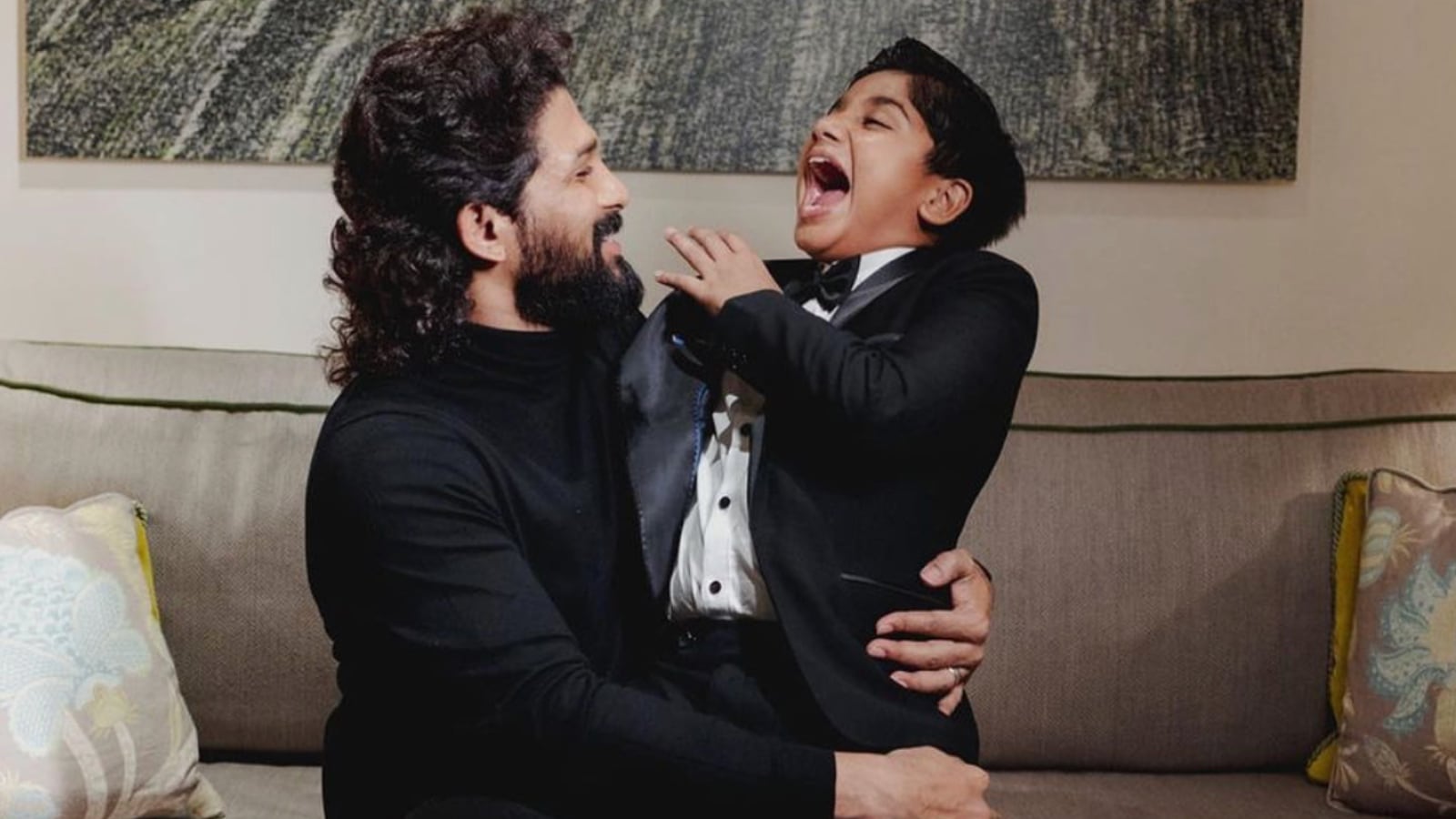 1600px x 900px - Allu Arjun jumps on 'Looking like a wow' bandwagon with adorable video  wishing his son. Watch | Telugu News - The Indian Express