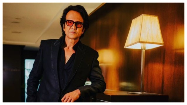 Kay Kay Menon, The Railway Men