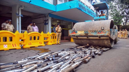 Traffic police crack the whip to curb vehicular pollution
