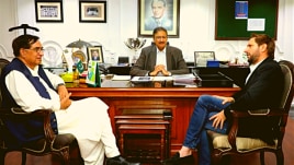 Shahid Afridi meets with PCB chief Zaka Ashraf (centre) on Friday. (PHOTO: PCB media)