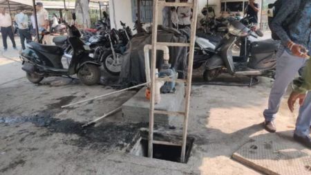 Bhavnagar sewer death: Sanitation worker’s family claims body after civic body agrees to propose job for his son