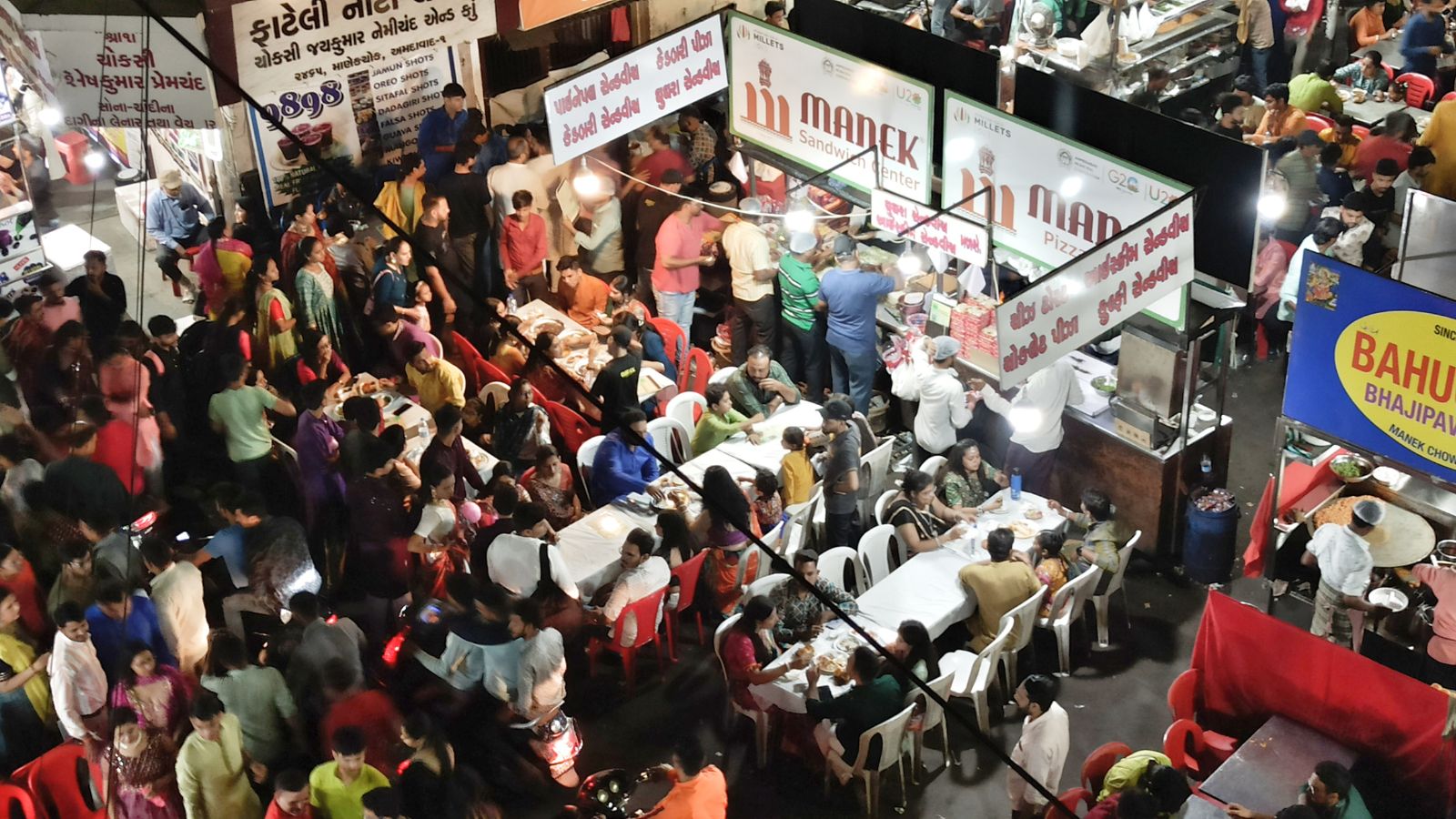 Know Your City: Manek Chowk, Ahmedabad's 'jewel', where you can shop jewellery, dine and even exchange torn currency notes