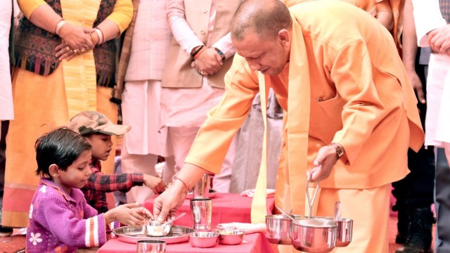 Yogi Adityanath, Hot Cooked Meal Scheme, mid day meal, Composite School in Ayodhya, healthy children, Ramlala placing in ram mandir, nutritious mealsm, right to food, right to education, indian expres news